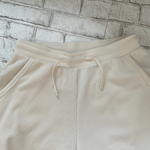 Nike Yoga Pants - Picture 4 of 6